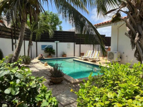 Casa Azul, Cozy 2 BDR, Private Pool and Beautiful Porch